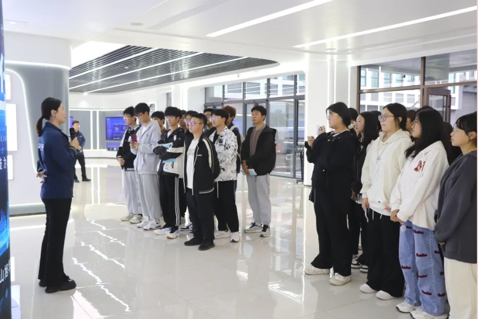 筑牢基础 展望未来 ▏唐山学院会计学院学生到EVO视讯智能参观学习